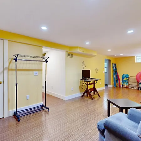 Trailview Manor Villa